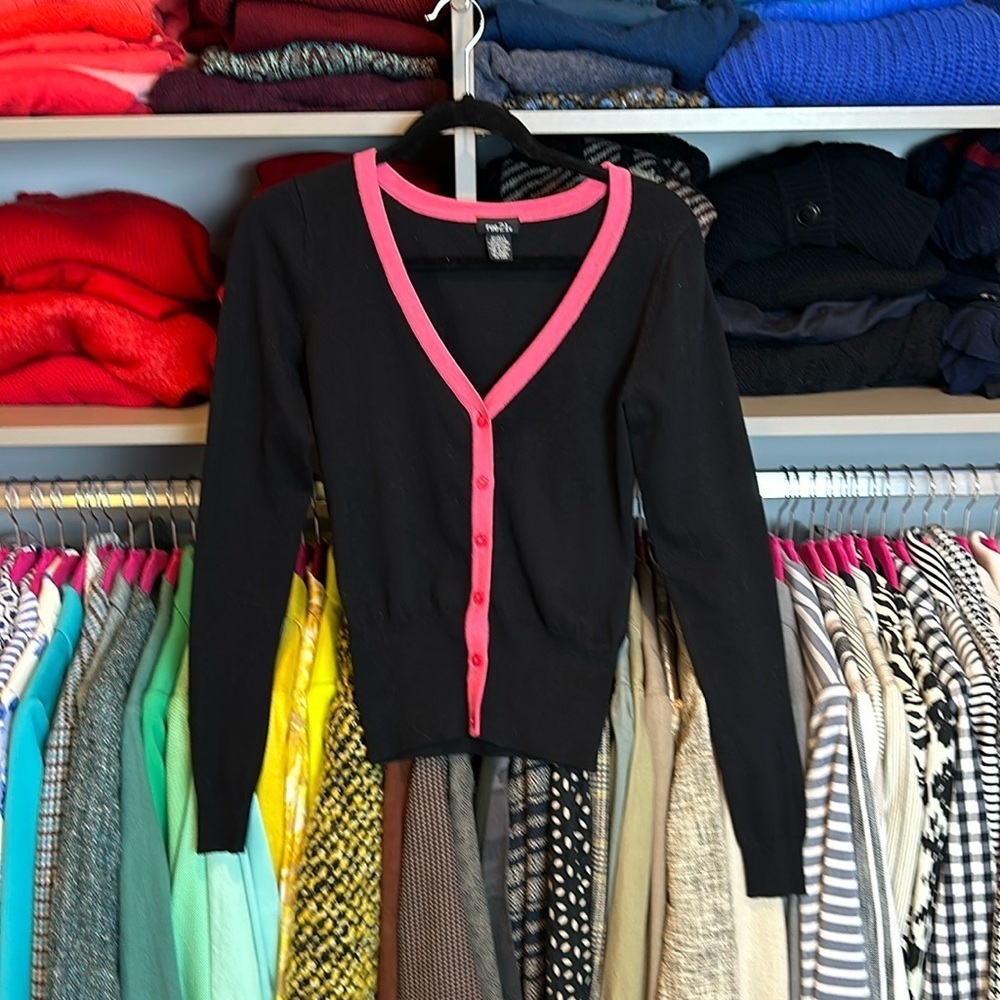 Rue21 black with hop pink trim long sleeve v neck cardigan size S